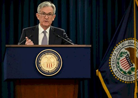 Bolsa de valores atinge novo recorde e dólar cai abaixo de R$ 5,30, menor valor em 15 meses