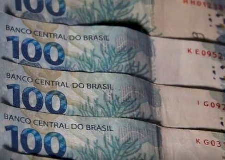 Juros do cartão de crédito rotativo avançam e chegam a 451,5% ao ano
