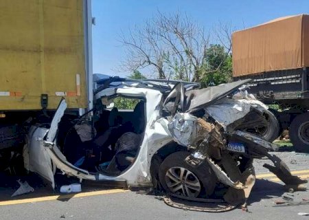 Mulher morre em acidente envolvendo quatro veículos na BR-163