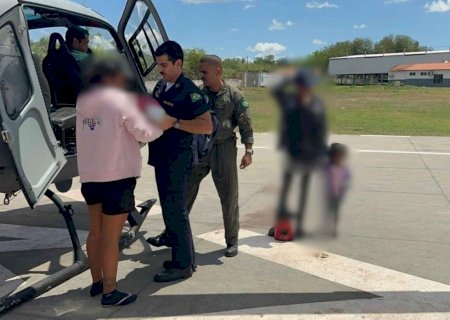 Pai realiza parto da própria filha em área isolada do Pantanal e mãe e bebê são resgatadas
