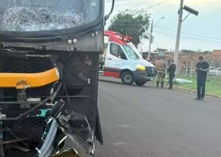 Tia e sobrinha morrem ap&oacute;s colis&atilde;o entre moto e &ocirc;nibus
