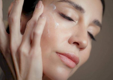 Suplementos de colágeno funcionam? E é melhor tomar, injetar ou passar na pele?