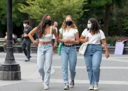 Mulheres da Geração Z são mais avessas à fé, mostra estudo