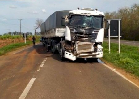 Colisão entre carretas causa lentidão na MS-134 próximo a Nova Andradina