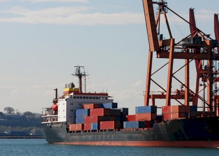 Exportações brasileiras somam US$ 282,8 bilhões em 2025