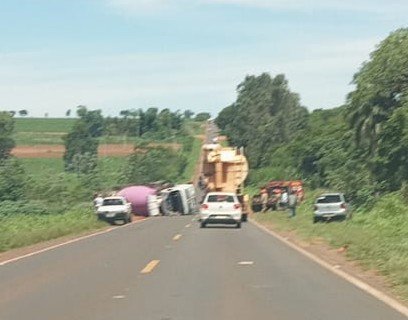 Acidente na saída de Ivinhema para Nova Andradina deixa prejuízos na tarde desta quarta-feira (19)