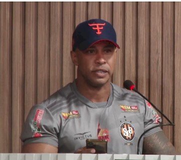 Batayporã: Vereador Fábio de Mello entrega Moção de Parabenização ao Sport Club Batayporã