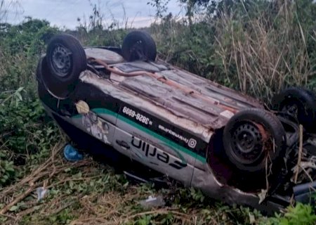 Moradora de Bataguassu capota veículo na BR-267 e é resgatada por policiais militares de folga
