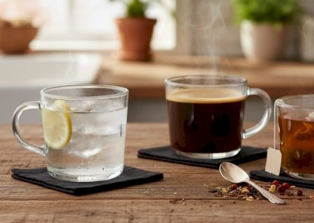 Beber água, café e chá está ligado a maior longevidade, aponta estudo