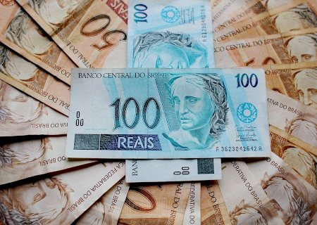 Maior movimento nos portos elevou preços de soja ontem, segunda-feira
