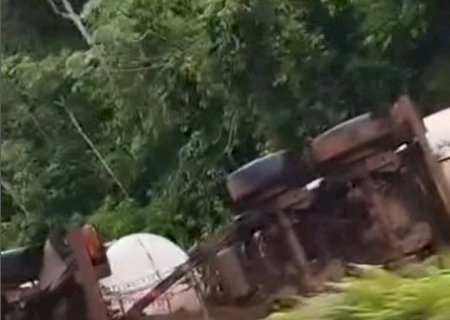 Carreta carregada com combustível tomba na MS-276 entre Batayporã e Anaurilândia