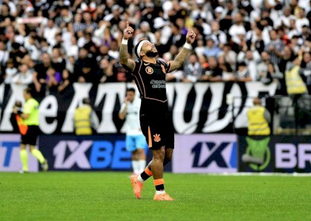 Memphis se irrita ao compararem desempenho no Corinthians e na Holanda: 'Vamos ser inteligentes'