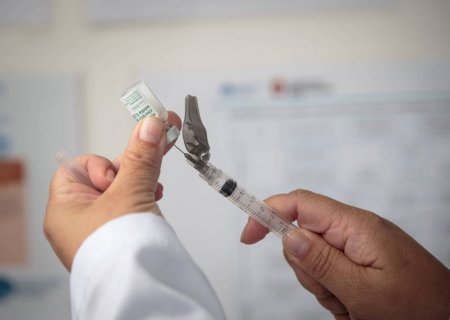 Vacinação continua na fase adulta; saiba quais imunizantes tomar