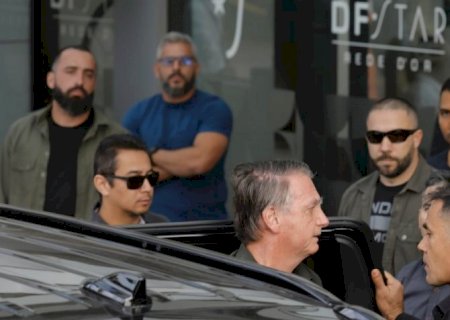 Bolsonaro tem hérnias inguinais e deve passar por cirurgia
