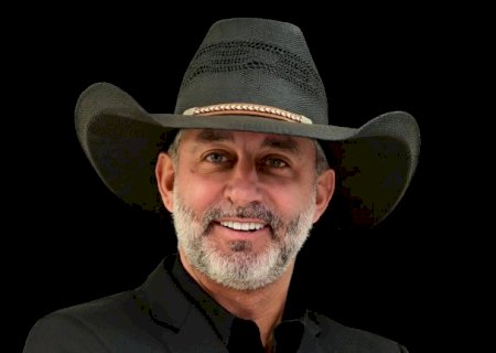 Quem é Juliano Ferro: da vida simples ao “prefeito mais louco do Brasil”