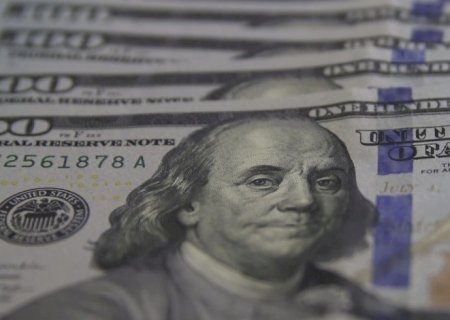 Dólar cai para R$ 5,40 após invasão à Venezuela