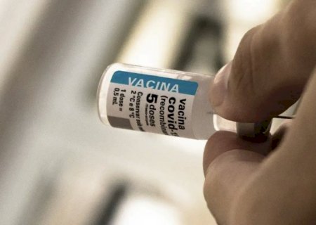 Após cinco anos de vacinação, covid recua, mas ainda preocupa