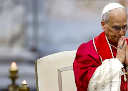 Papa convoca cardeais para decidir o futuro do catolicismo