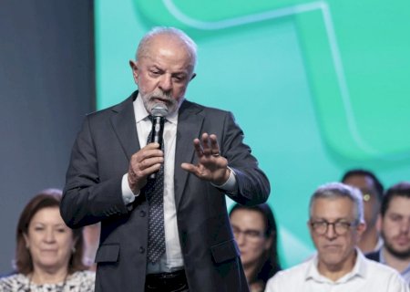 Pela 1ª vez estamos 'perseguindo os magnatas da corrupção', diz Lula