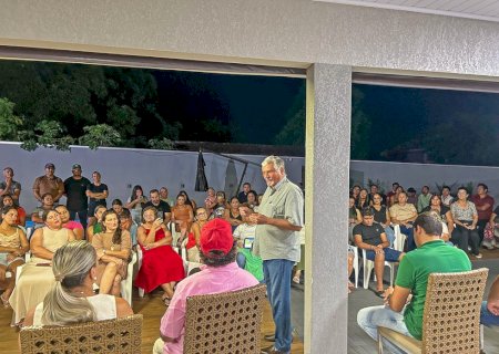 Zeca do PT destaca desafios estaduais e nacionais em reunião partidária em Japorã