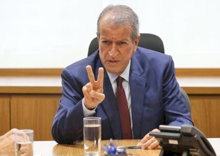 Bolsonarismo articula para barrar avanço do fim da escala 6×1 na Câmara