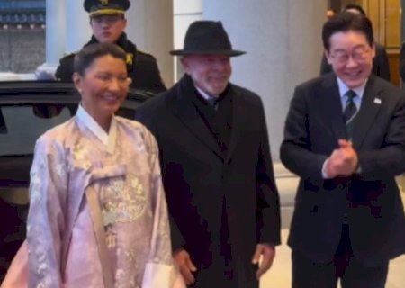 Janja veste hanbok em banquete na Coreia do Sul