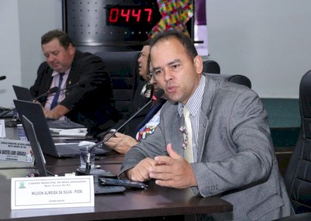 Vereador Wilson Almeida cobra contratação de médicos para reduzir filas no Hospital Regional