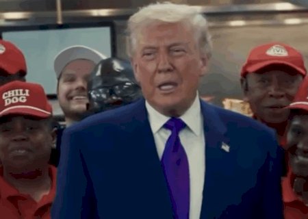 Trump diz já ter nome para suceder Khamenei no comando do Irã