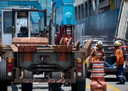 Redução da jornada de trabalho pode elevar custos em até 8,1% no Sul e em R$ 143,8 bi no Sudeste, aponta CNI