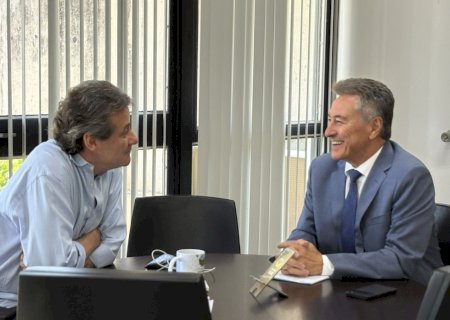 Hashioka reforça parceria com Governo do Estado em visita à Secretaria de Saúde
