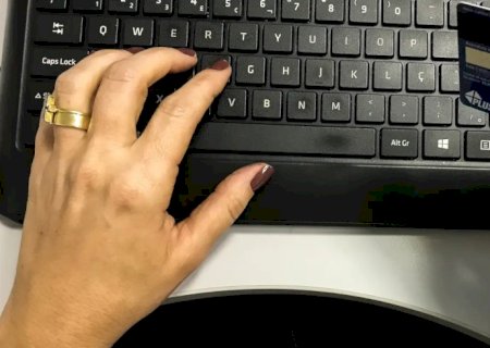 Juros do cartão de crédito pesam mais para famílias em fevereiro