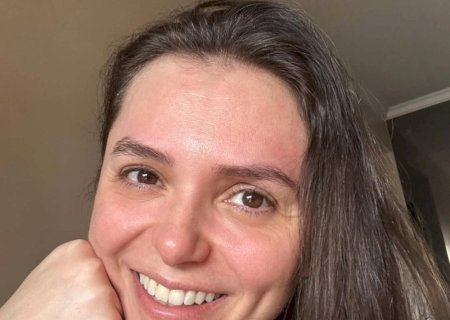 Especialistas explicam o que é crise de acatisia, vivida por Monica Iozzi