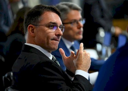 Pesquisa mostra que Flávio Bolsonaro ainda é pouco conhecido do eleitorado brasileiro