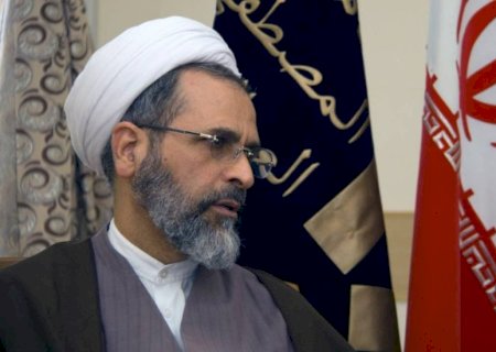 Aiatolá Alireza Arafi é eleito líder supremo interino do Irã após morte de Khamenei