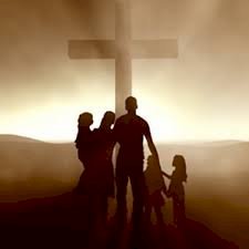 Fé em Deus une famílias e fortalece comunidades