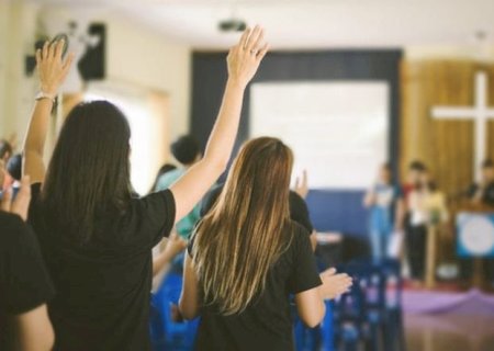 Pesquisa mostra que crente que vai mais à igreja é mais fiel às Escrituras