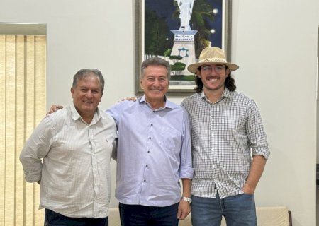 Hashioka visita prefeito Germino Roz e reforça parceria que já destinou R$ 700 mil a Batayporã