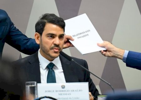 Flávio diz que julgamento do 8 de janeiro foi uma farsa e questiona Messias sobre anistia