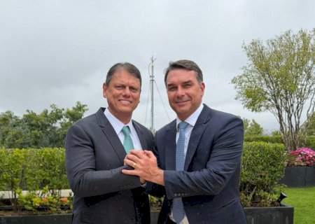O fator Tarcísio na campanha de Flávio à Presidência
