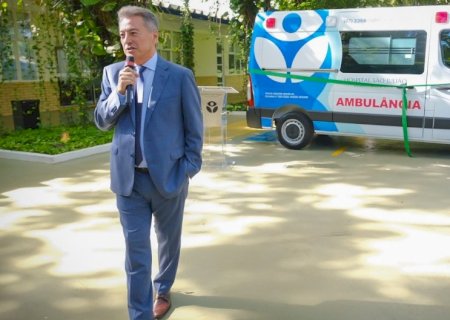Com emenda coletiva de R$ 300 mil, Hashioka entrega ambulância para Hospital São Julião