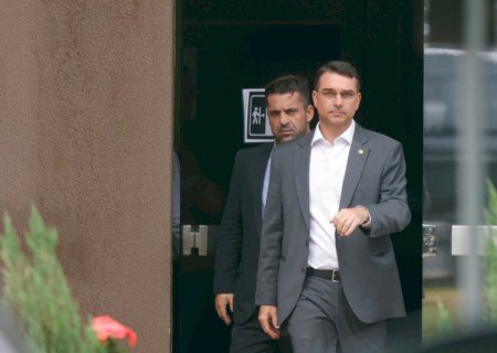 Flávio fala em ‘subir a rampa’ com Bolsonaro após derrubada do veto à Dosimetria