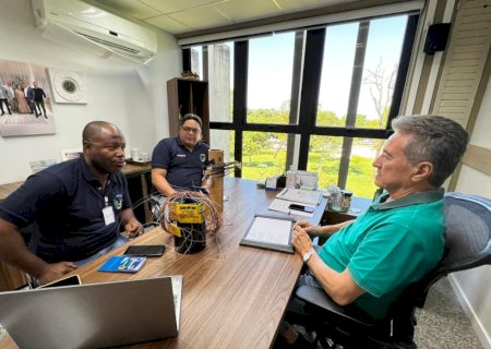 Hashioka debate soluções para ordenamento de redes aéreas e poluição visual com empresa especializada em soluções