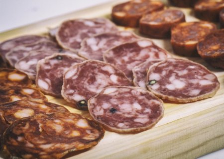 Entre o hábito e o risco: o peso invisível dos embutidos para a saúde
