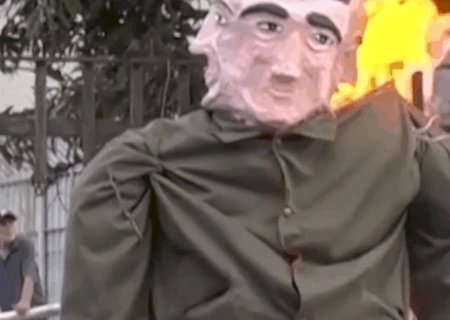 Venezuelanos queimam bonecos de Trump e Netanyahu em evento de Páscoa