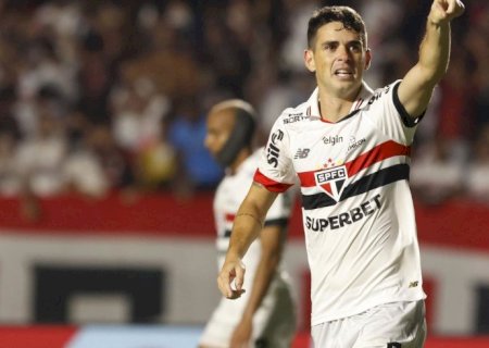 Meio-campista Oscar se aposenta aos 34 anos com problemas cardíacos