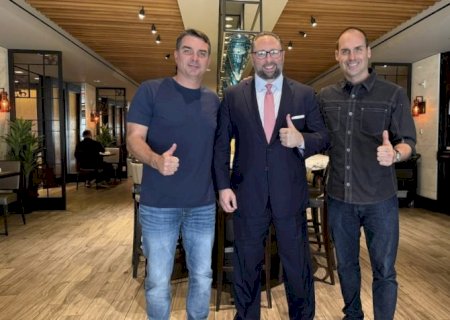 Conselheiro de Trump volta a apoiar Flávio: “Bolsonaro 2026. Let’s Go!”