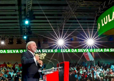 Lula fala para milhares na Espanha e pede coerência dos progressistas