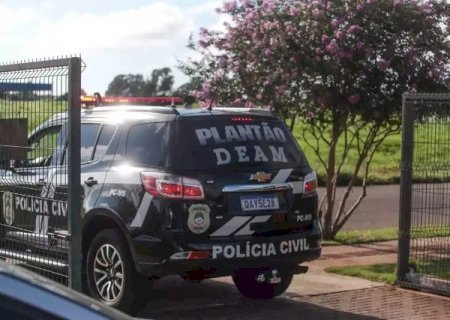 Homem é preso após tentar asfixia ex-esposa grávida com inseticida