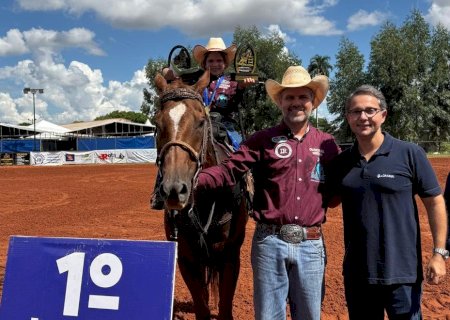 Jovem talento de Nova Andradina brilha na Expo Grande e conquista bicampeonato nos três tambores
