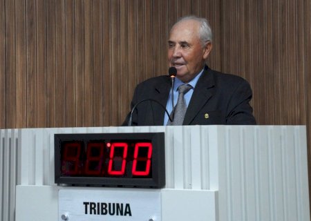 Vereador Cícero Leite solicita reforço na limpeza pública em áreas de unidades de saúde em Batayporã